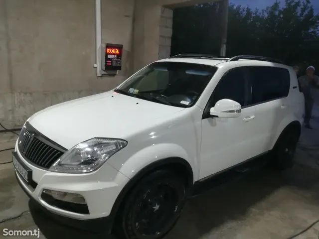 Ssang Yong Rexton 2015 · 2.0 AT