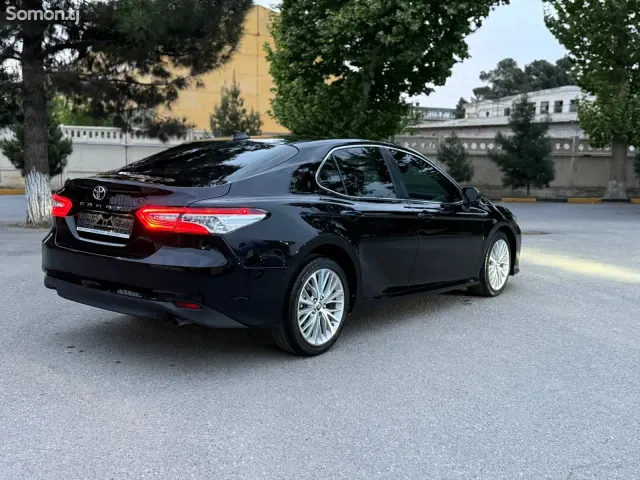 Toyota Camry 2020 · 2.0 AT
