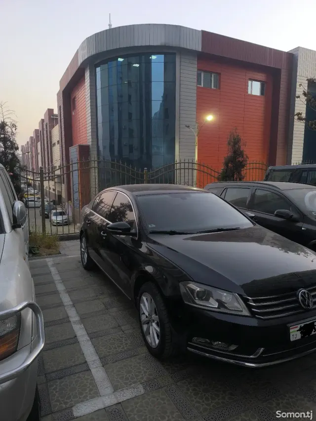 Volkswagen Passat 2011 · 1.8 AT