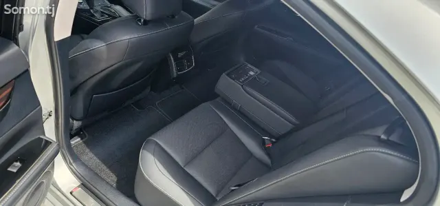 Lexus ES series 2017 · 3.0 AT