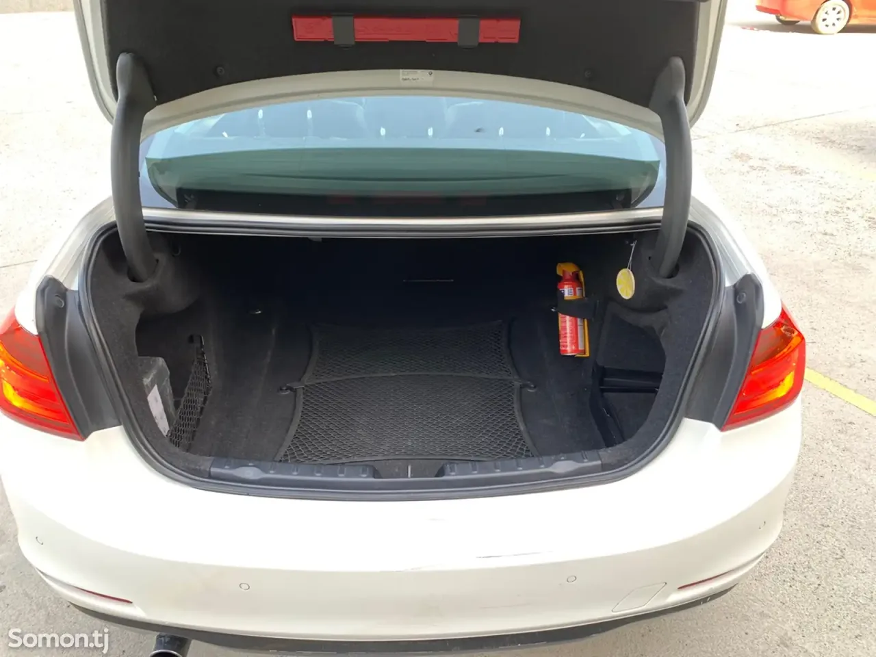 BMW 3 series 2012 · 2.0 AT