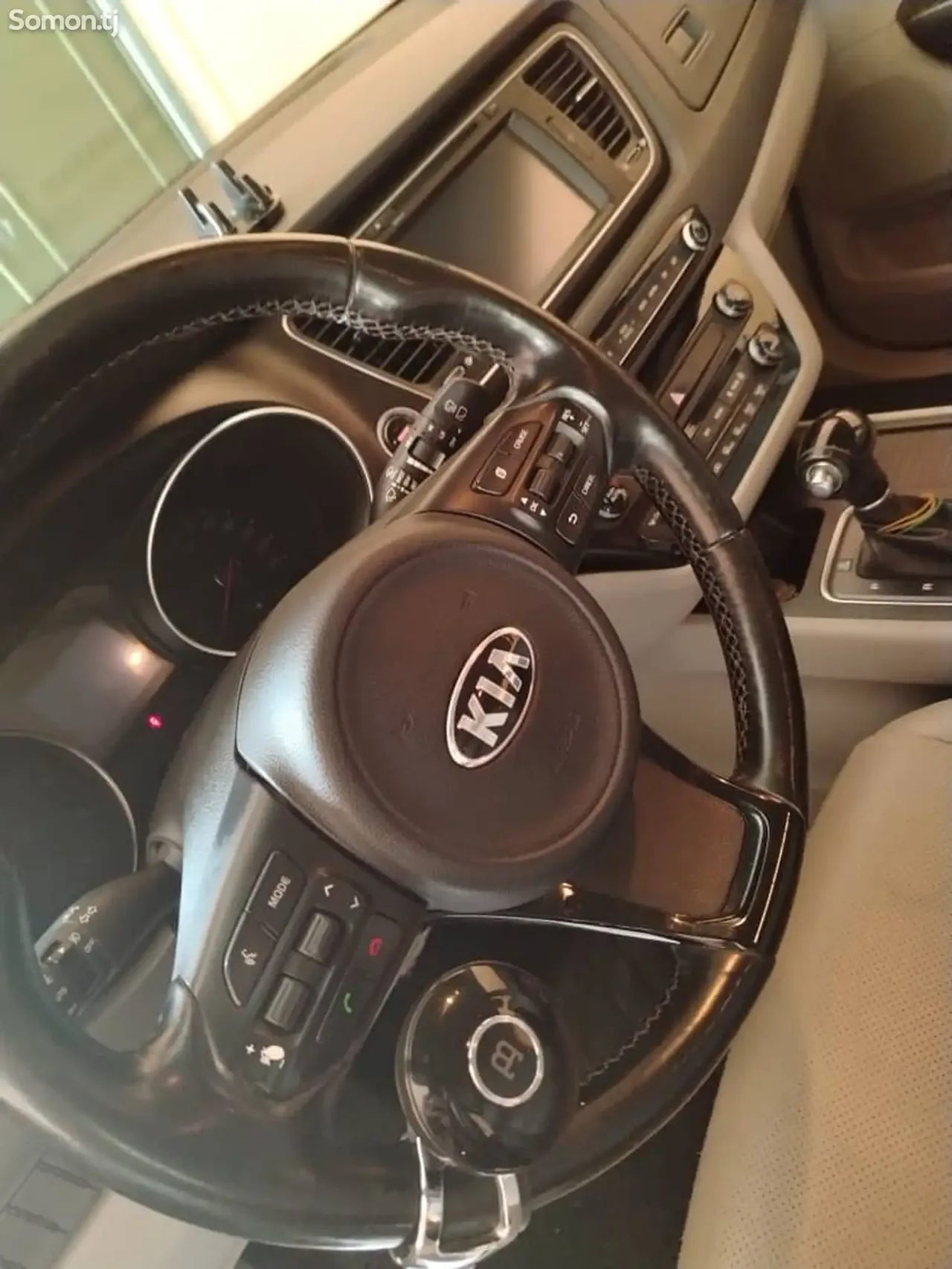 Kia Carnival 2015 · 2.2 AT