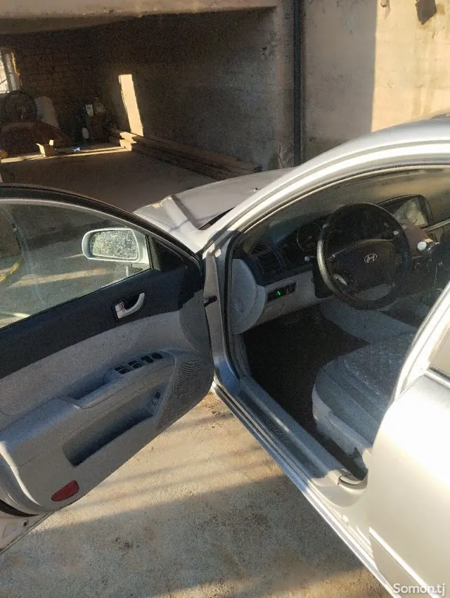 Hyundai Sonata 2008 · 2.0 AT