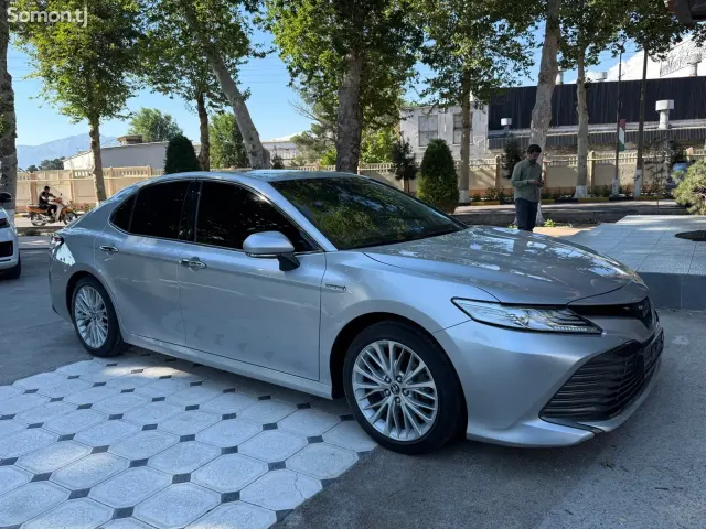 Toyota Camry 2018 · 2.5 AT