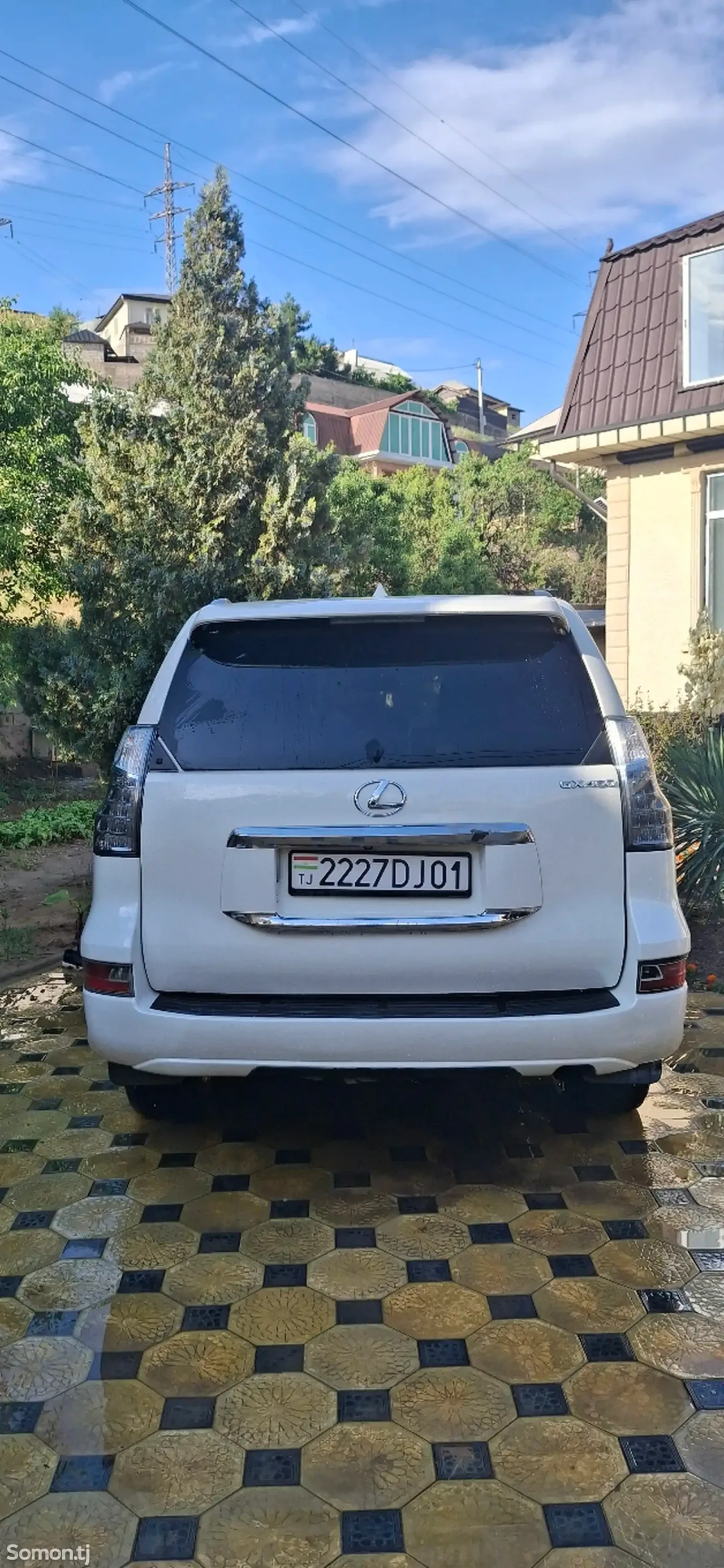 Lexus GX series 2011 · 4.6 AT