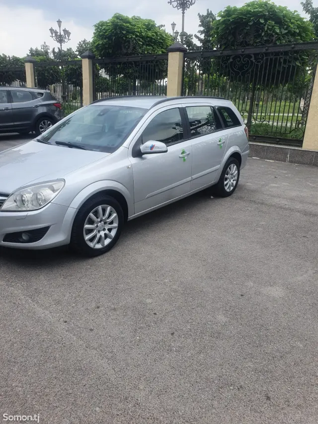 Opel Astra H 2008 · 1.8 MT