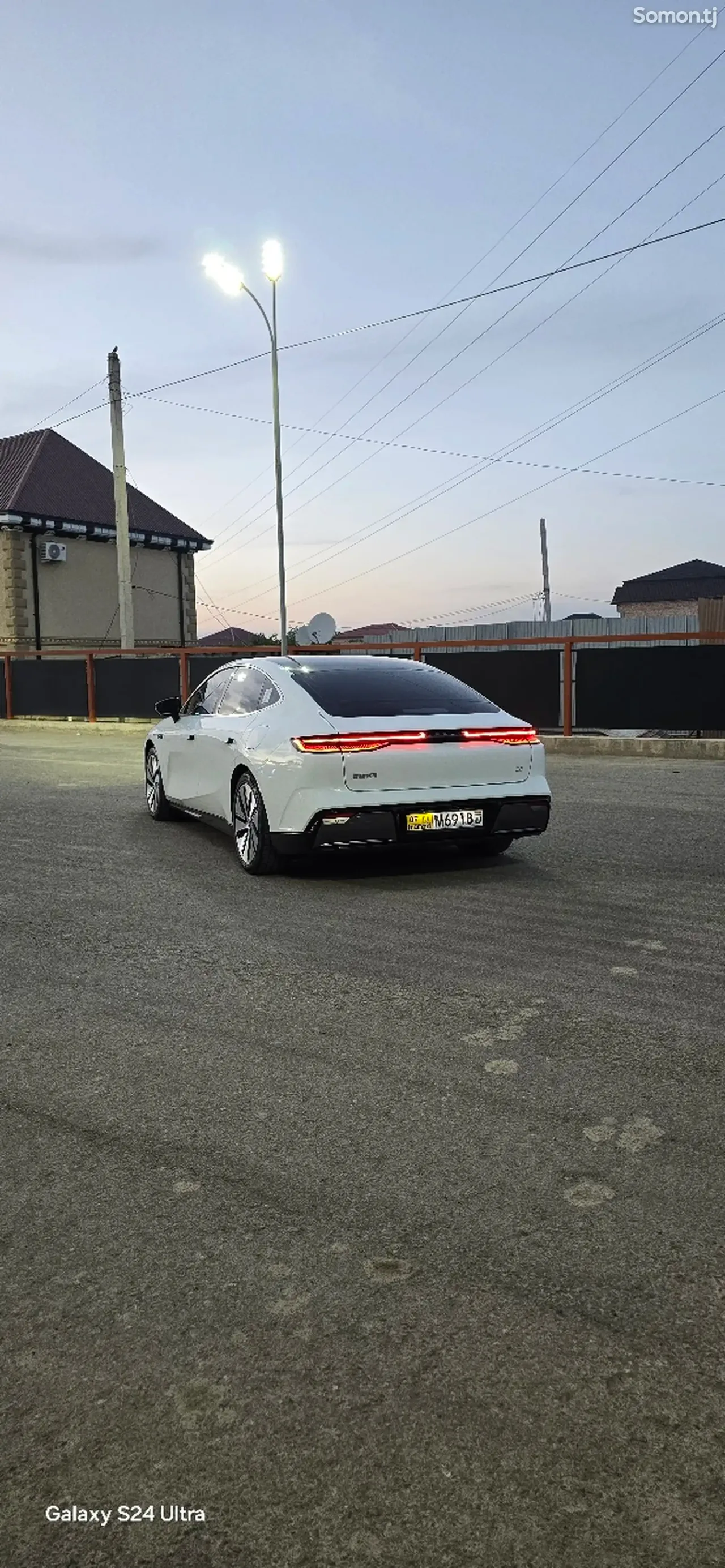 Geely Galaxy E8 2025 · AT