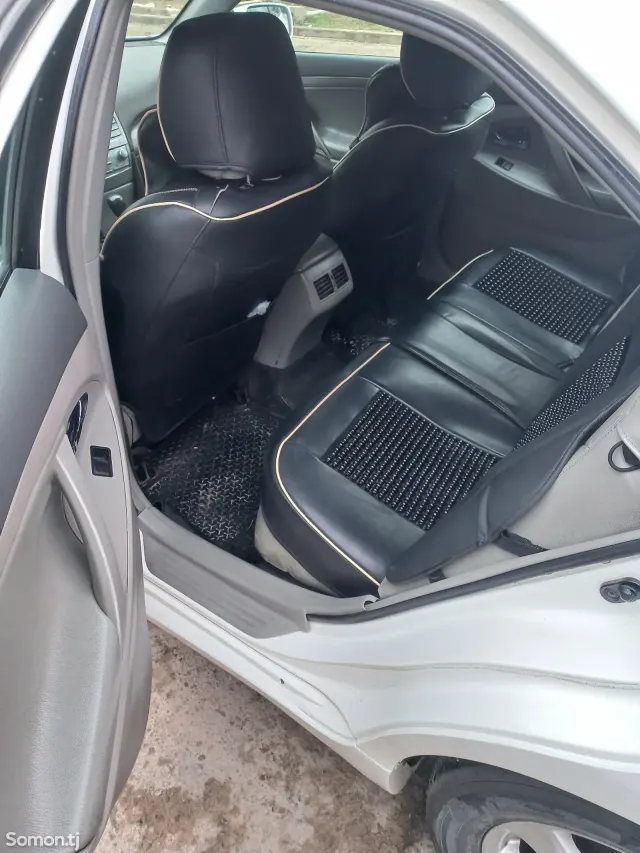Toyota Camry 2008 · 2.4 AT