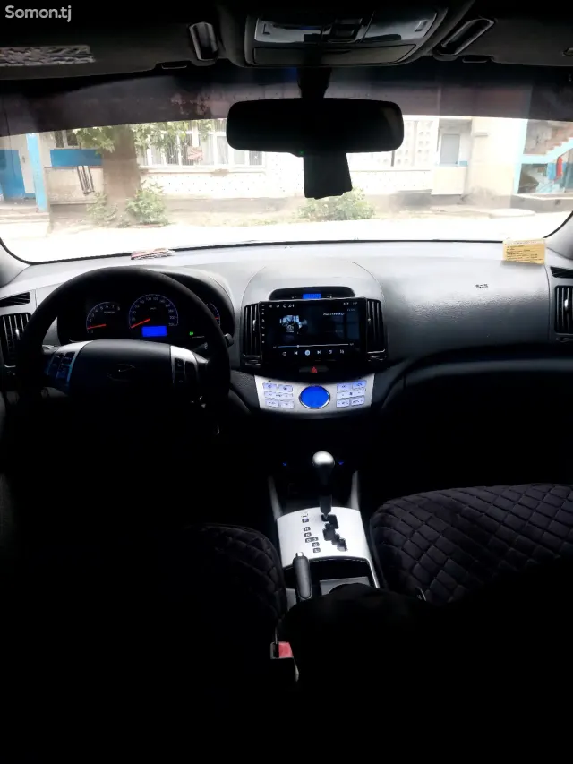 Hyundai Avante 2009 · 1.6 AT