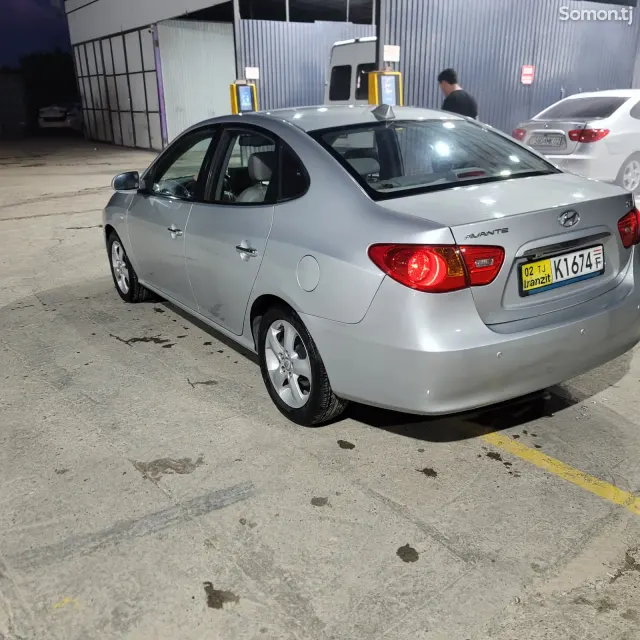 Hyundai Avante 2009 · 1.6 AT