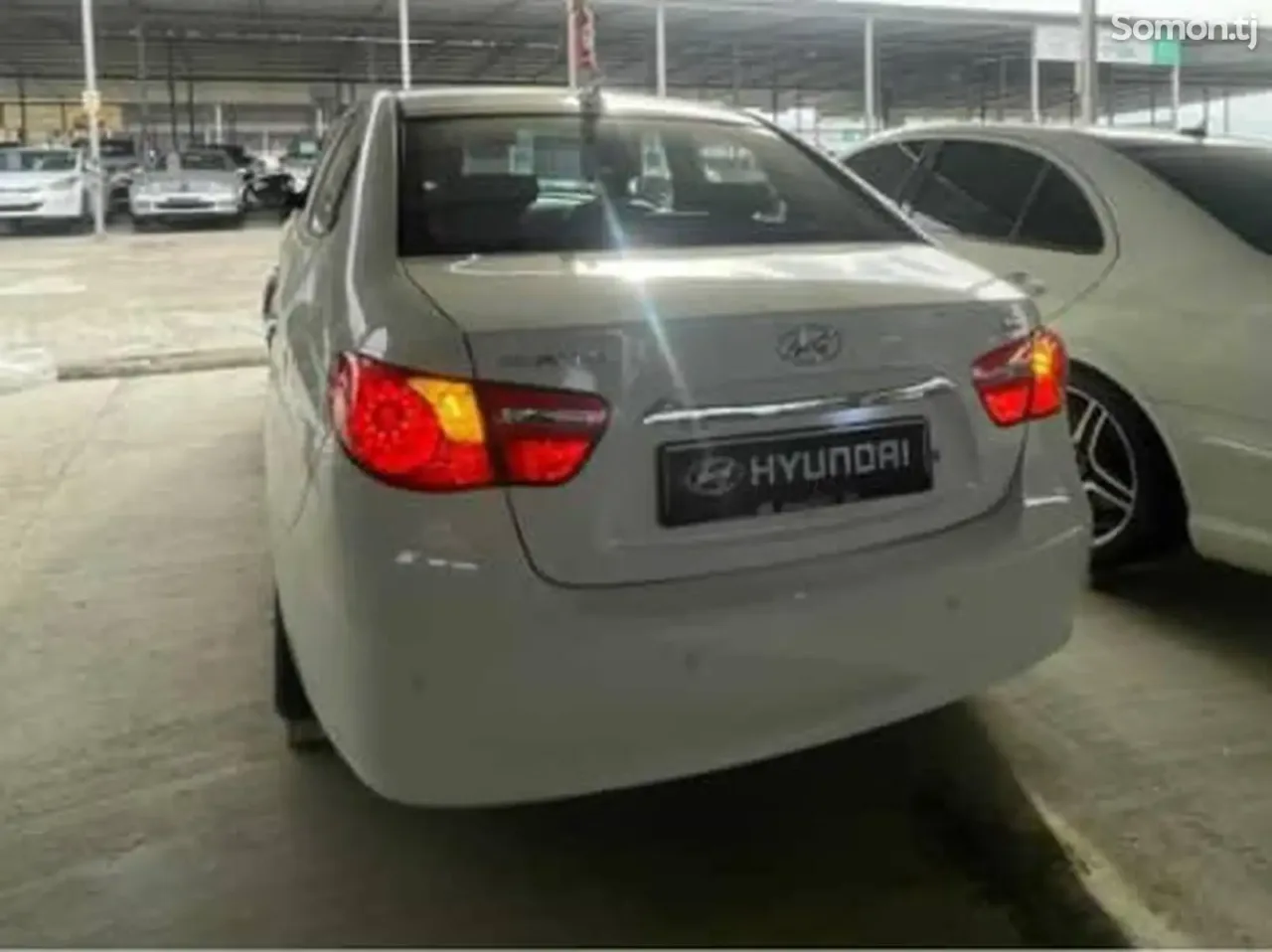 Hyundai Avante 2010 · 1.6 AT