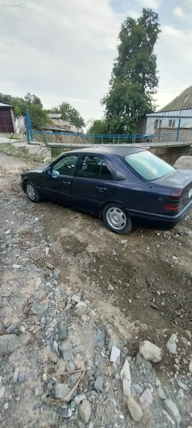 Mercedes-Benz C class 1995 · 1.8 MT