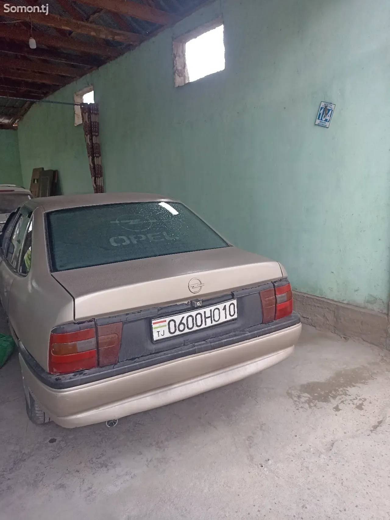Opel Vectra A 1995 · 1.6 MT