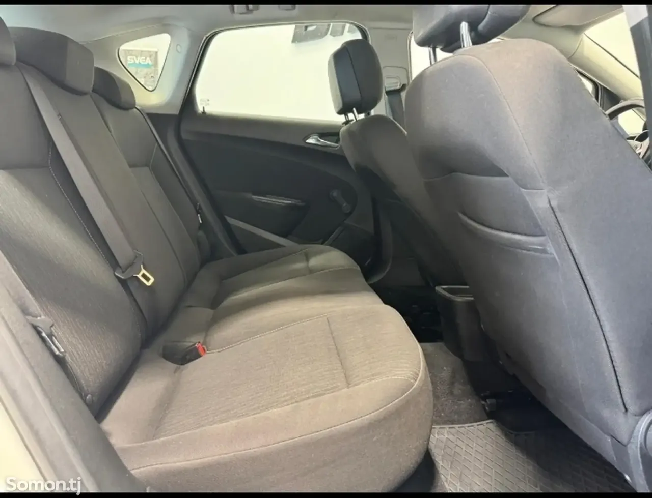 Opel Astra J 2014 · 1.6 MT