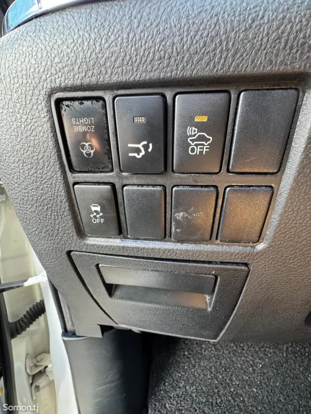 Toyota Vellfire 2016 · 2.5 AT