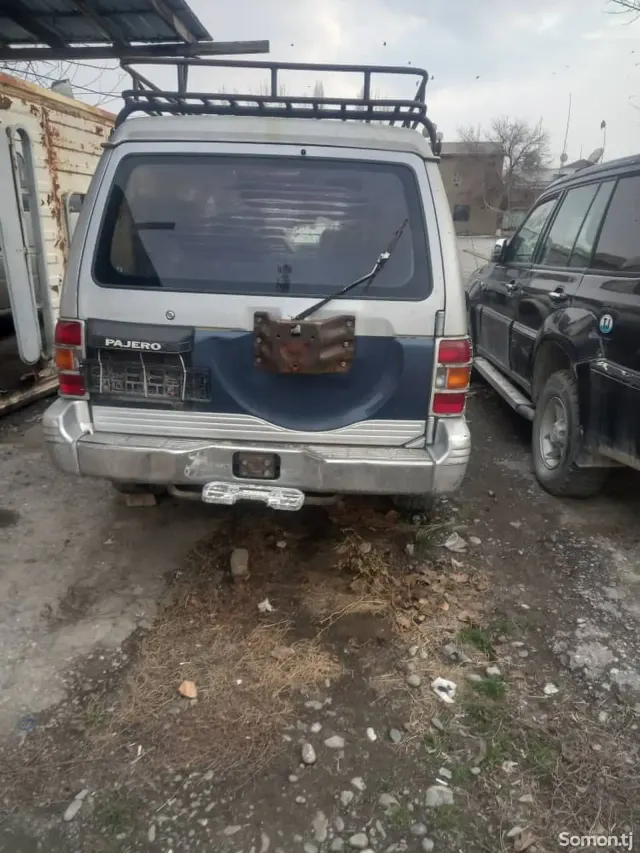 Mitsubishi Pajero 1991 · 2.2 AT