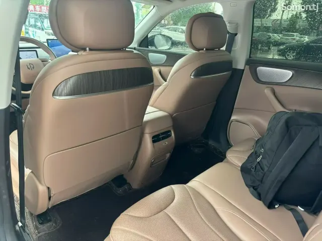 Leapmotor C11 2025 · AT