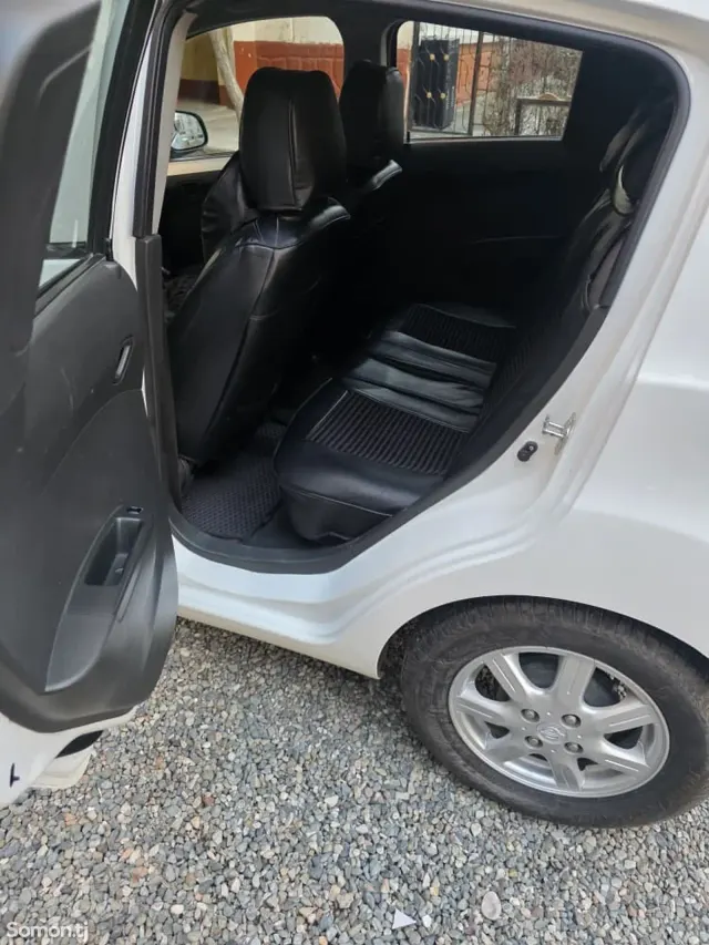 Chevrolet Spark 2017 · 1.1 AT