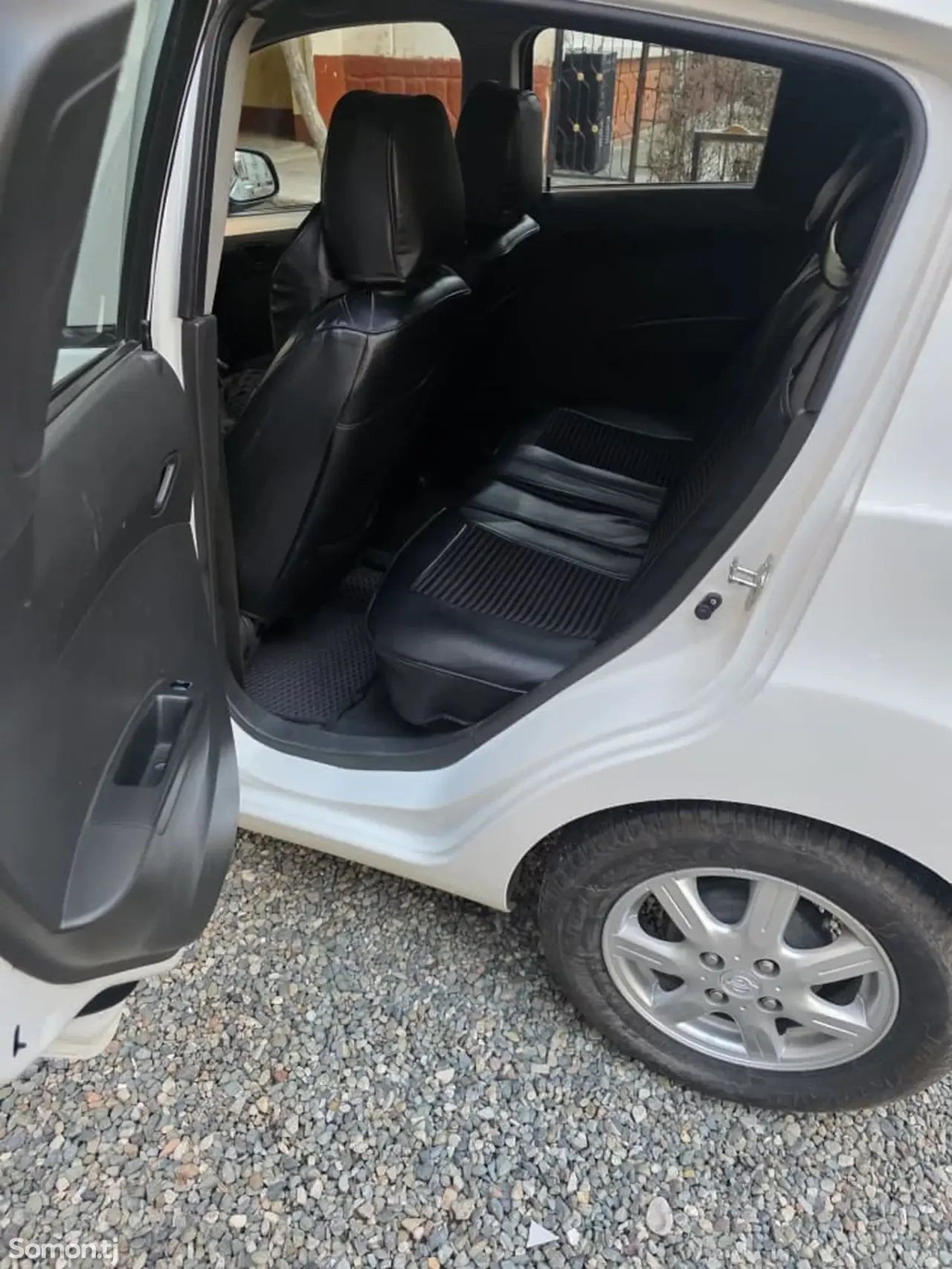 Chevrolet Spark 2017 · 1.1 AT