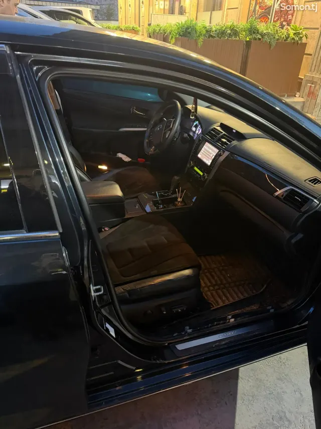 Toyota Camry 2015 · 2.5 AT