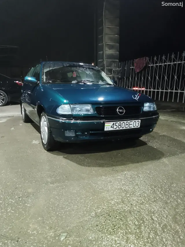 Opel Astra F 1997 · 1.6 MT