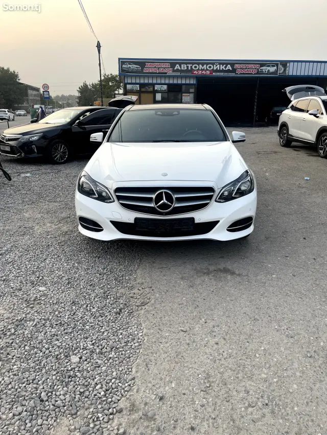 Mercedes-Benz E class 2015 · 3.5 AT