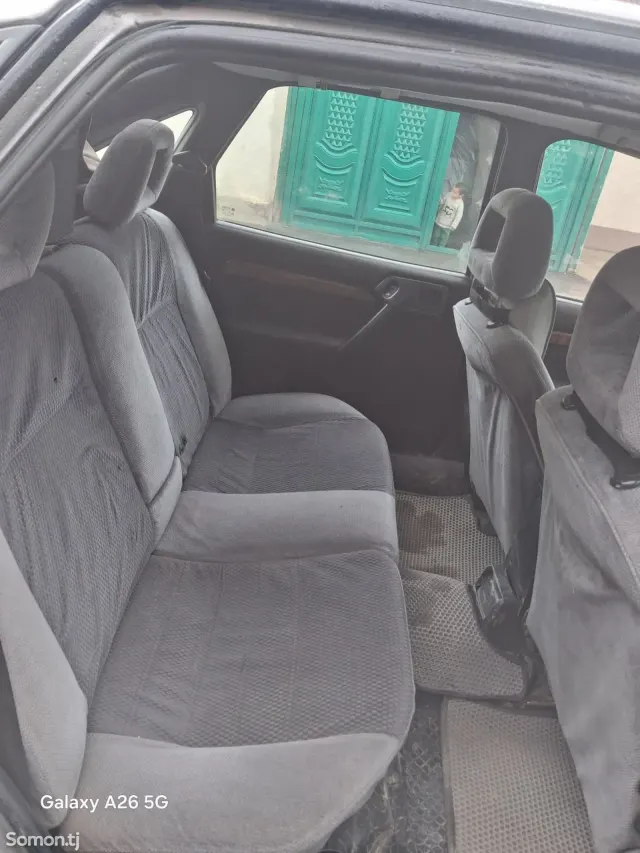 Opel Vectra A 1995 · 1.6 MT