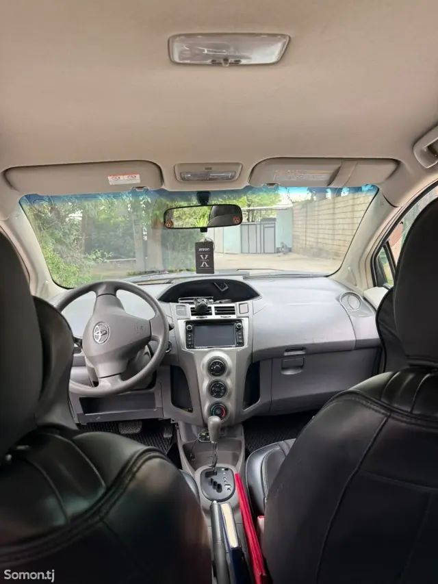 Toyota Vitz 2008 · 1.1 AT