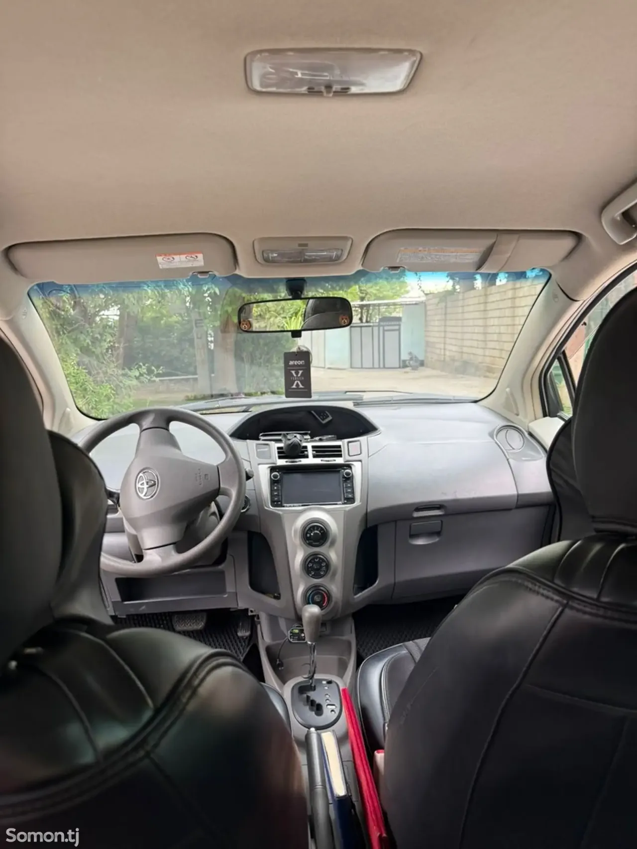 Toyota Vitz 2008 · 1.1 AT