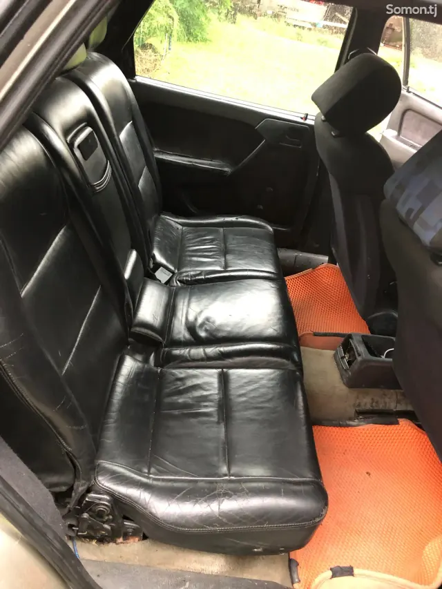 Opel Vectra A 1991 · 1.8 MT