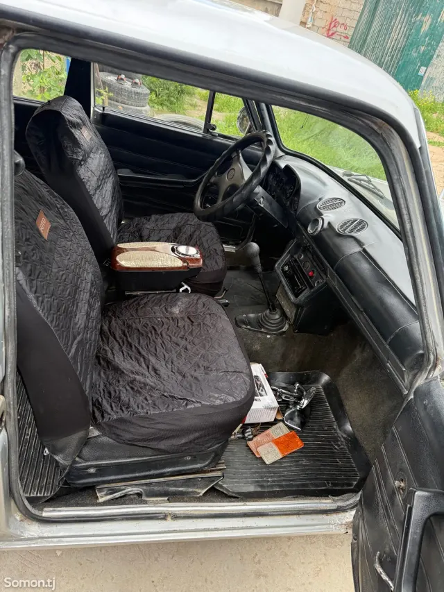 Lada (ВАЗ) 2106 2001 · 0.6 MT
