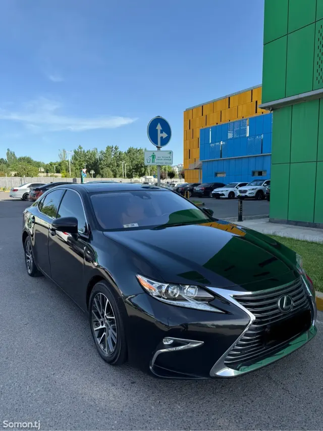 Lexus ES series 2018 · 3.5 AT