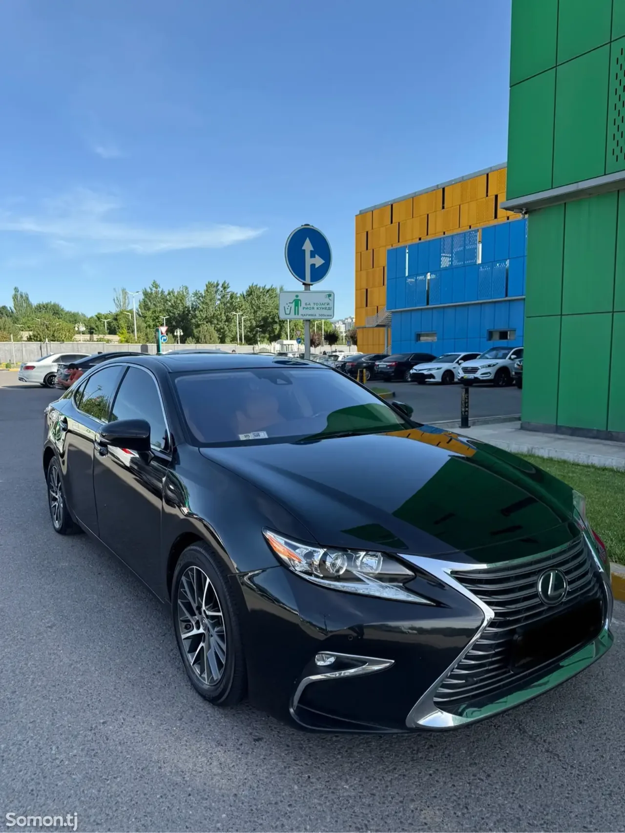 Lexus ES series 2018 · 3.5 AT
