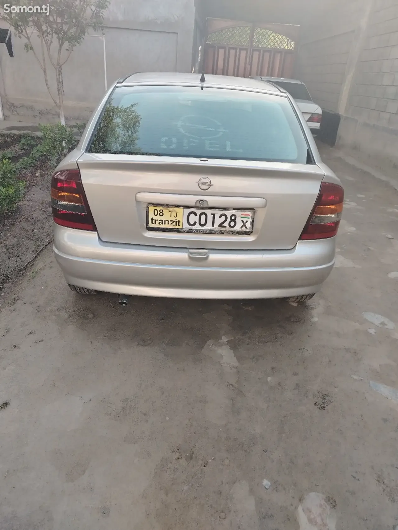 Opel Astra G 1999 · 1.6 MT