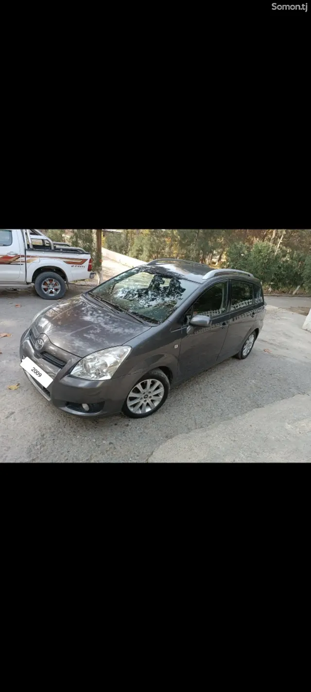 Toyota Corolla Verso 2009 · 2.2 MT