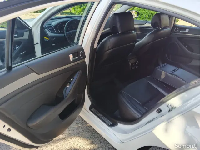 Kia K7 2014 · 2.4 AT