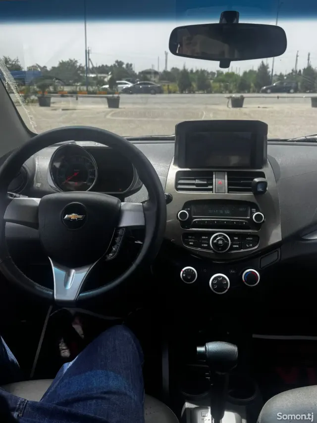 Chevrolet Spark 2014 · 1.1 AT