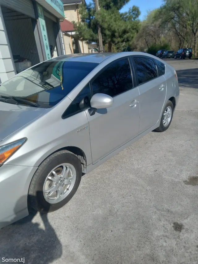 Toyota Prius 2010 · 1.8 AT