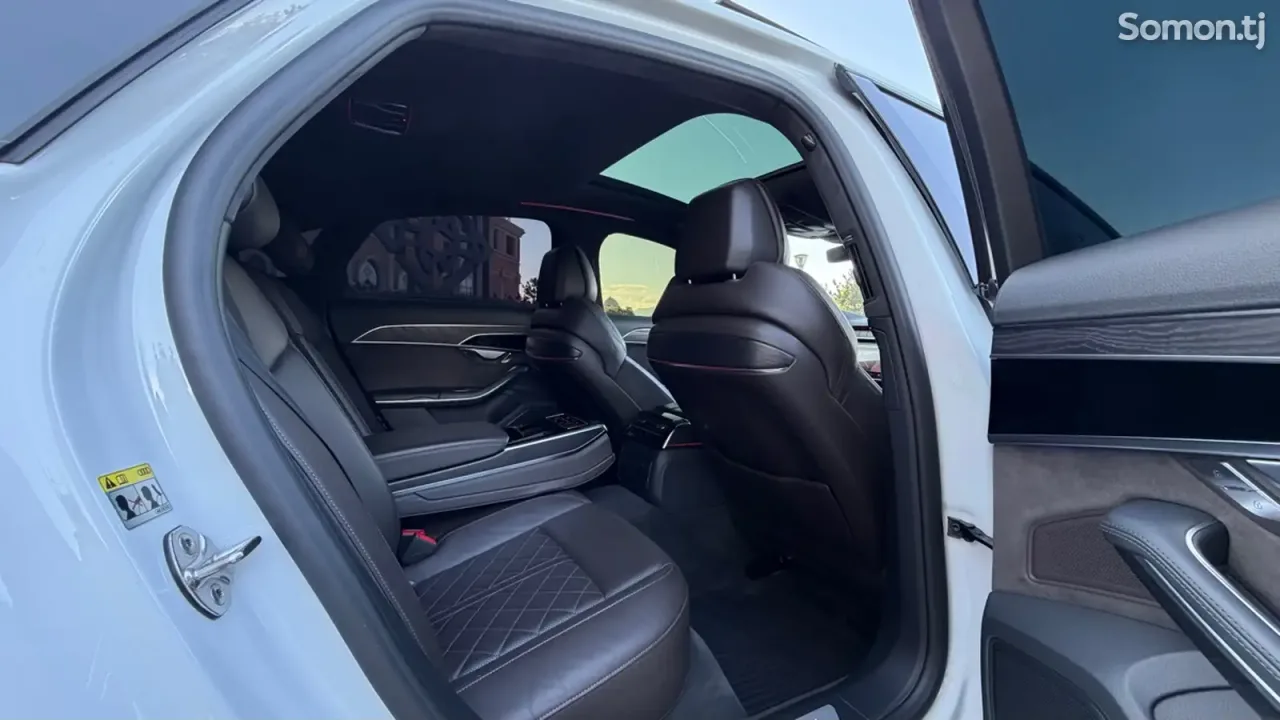 Audi A8 2021 · 4.0 AT