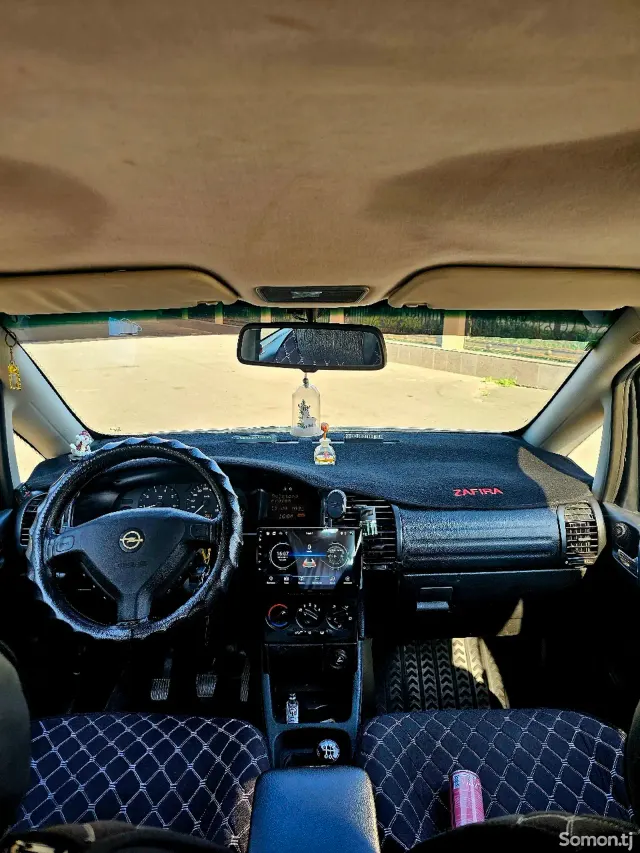 Opel Zafira 2002 · 1.8 MT