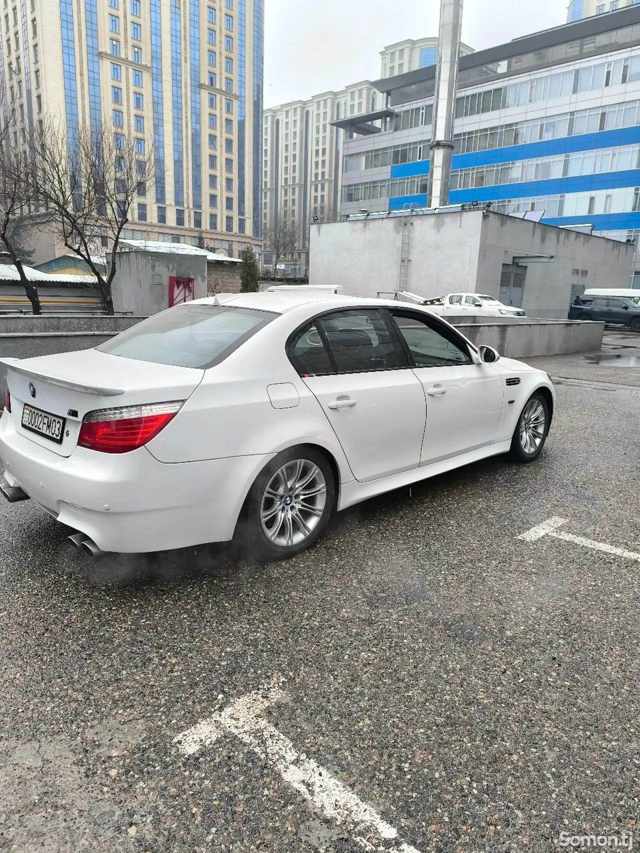 BMW 5 series 2004 · 4.4 AT
