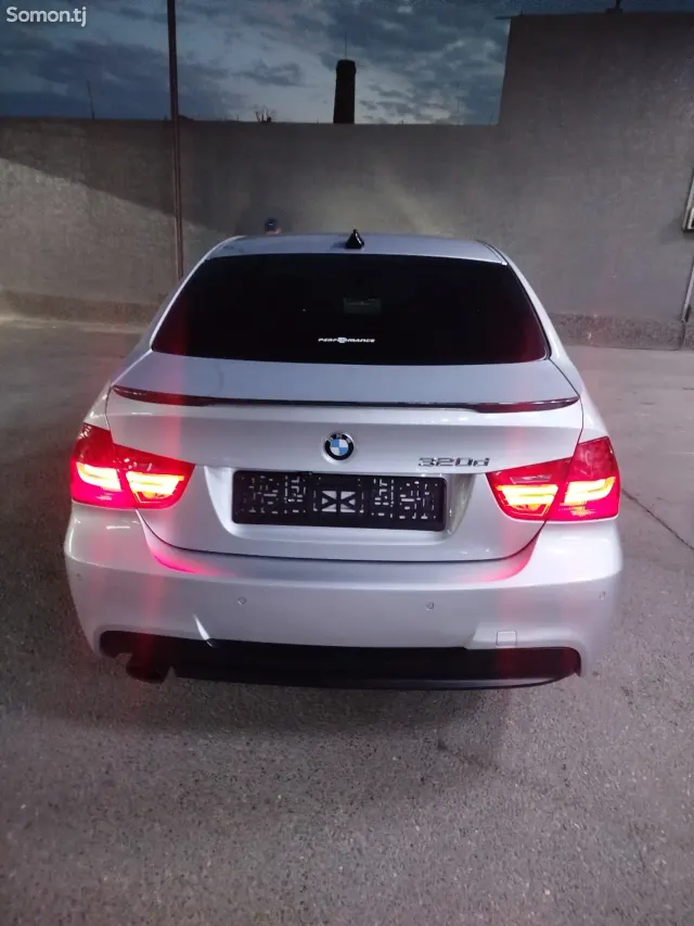BMW 3 series 2010 · 2.0 AT