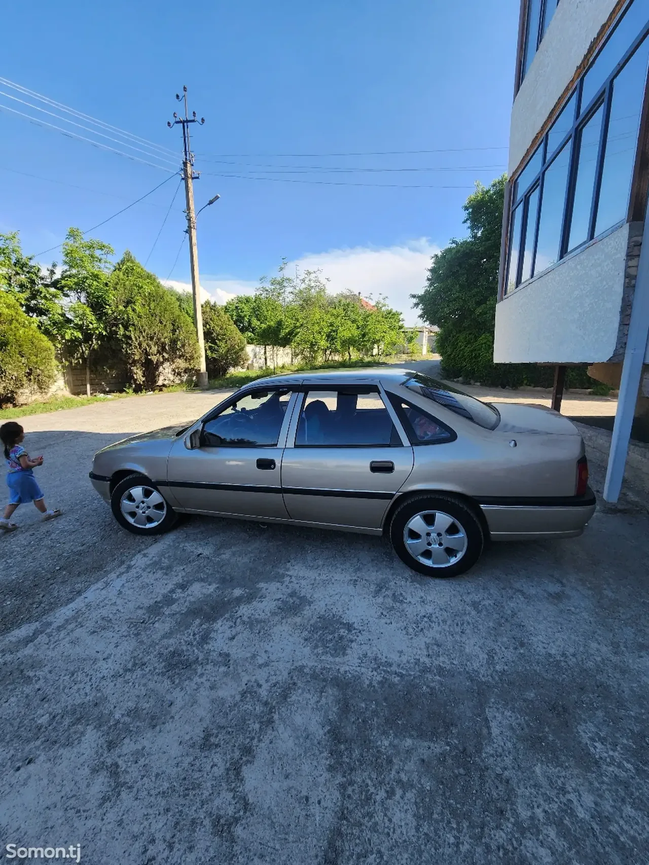 Opel Vectra A 1994 · 1.6 MT