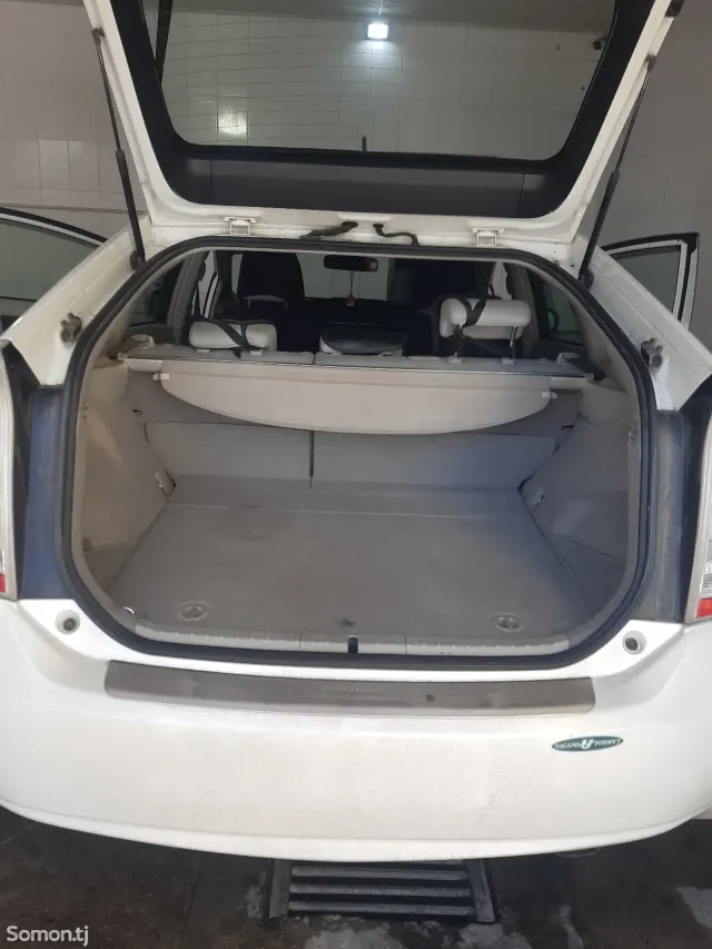 Toyota Prius 2010 · 1.8 AT