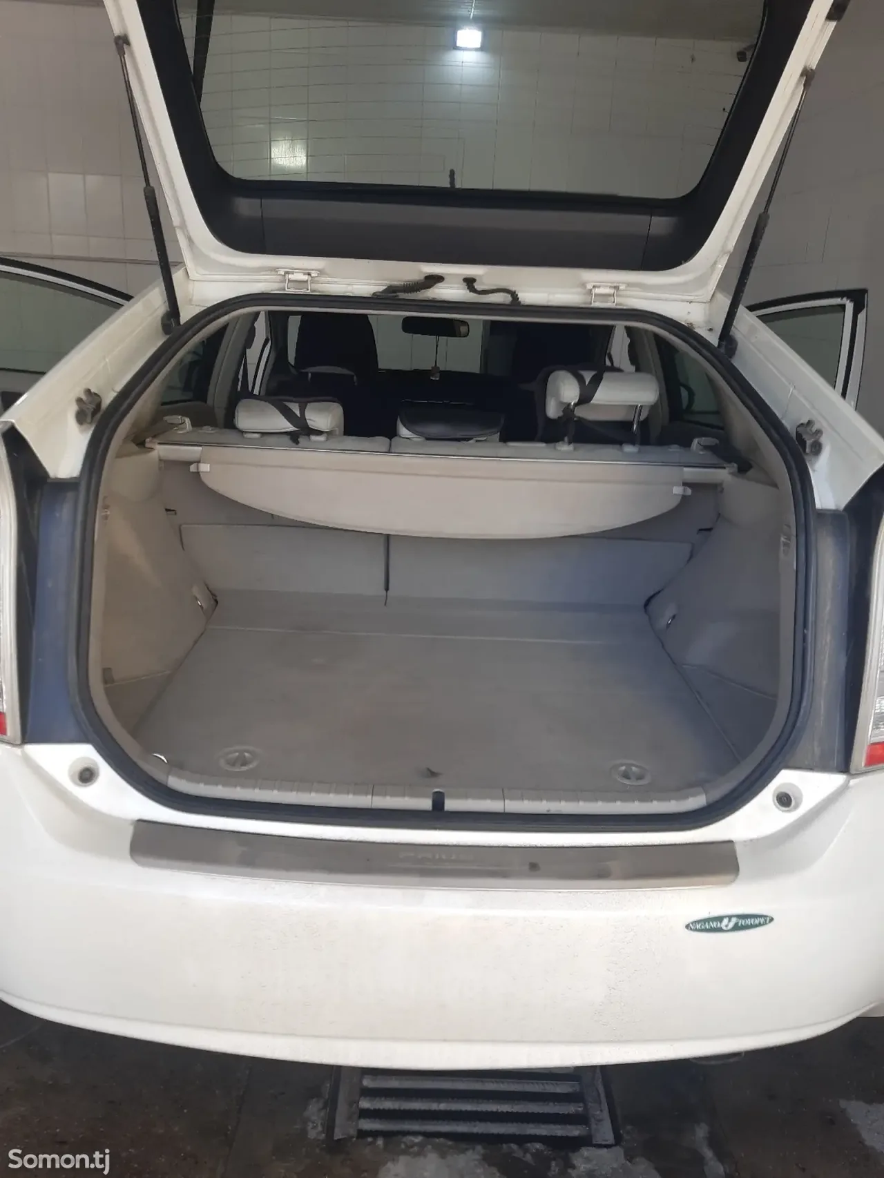 Toyota Prius 2010 · 1.8 AT