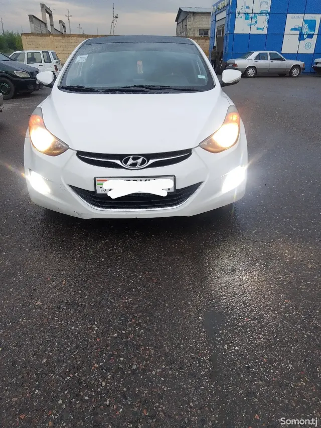 Hyundai Avante 2012 · 1.6 AT