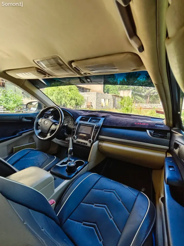 Toyota Camry 2012 · 2.5 AT