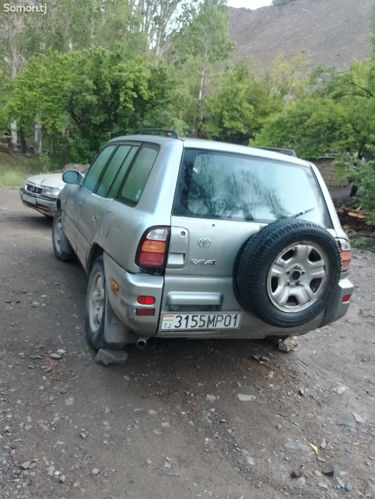 Toyota RAV 4 1999 · 2.4 MT