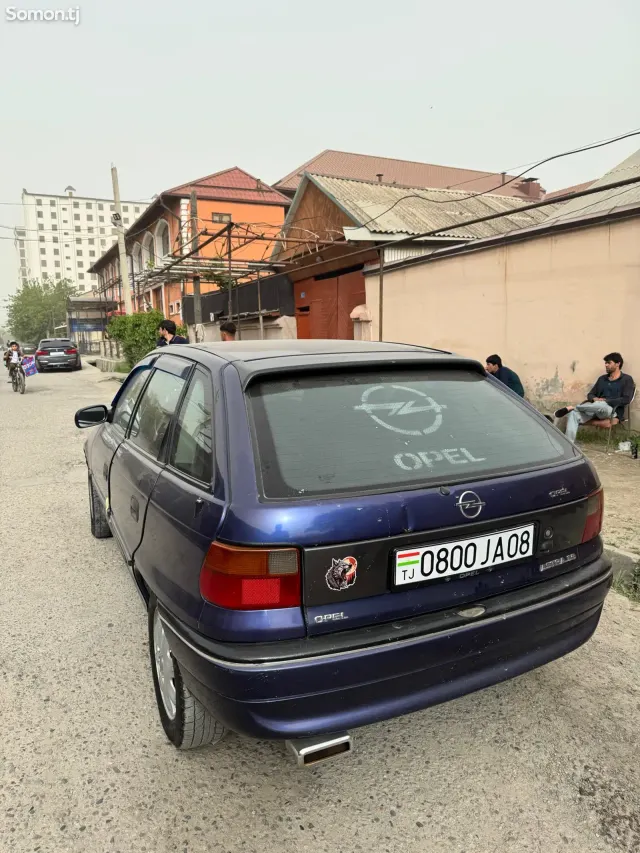 Opel Astra F 1997 · 1.6 MT