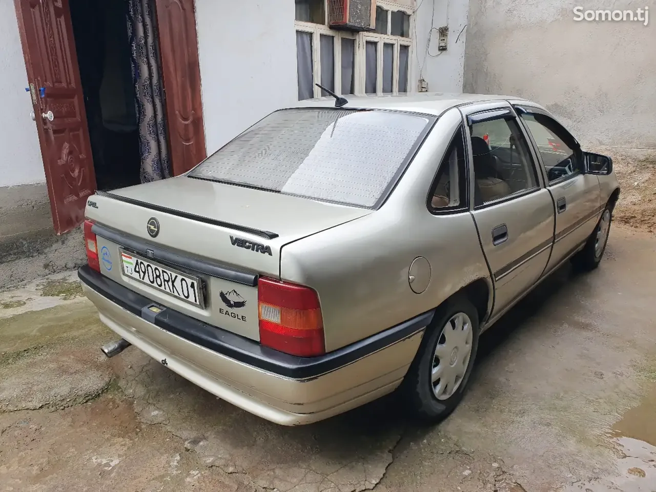 Opel Vectra A 1991 · 1.6 MT